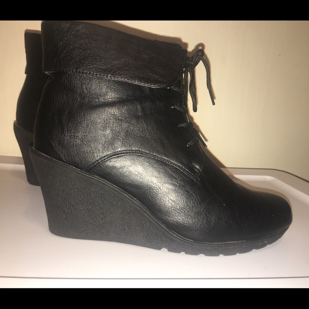 Women’s blk shoes 8.5